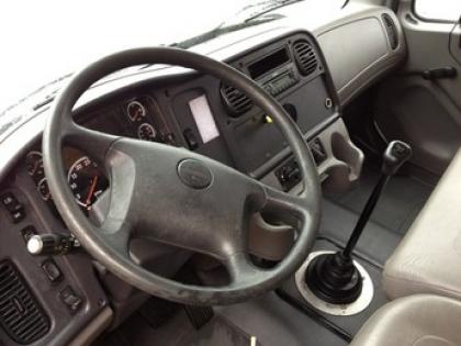 2007 FREIGHTLINER M2 3