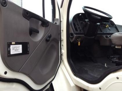 2007 FREIGHTLINER M2 5