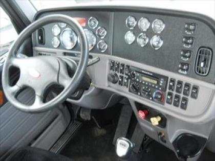 2011 PETERBILT 386 4