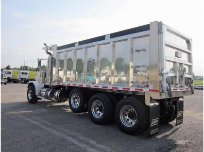 2013 PETERBILT 388 4