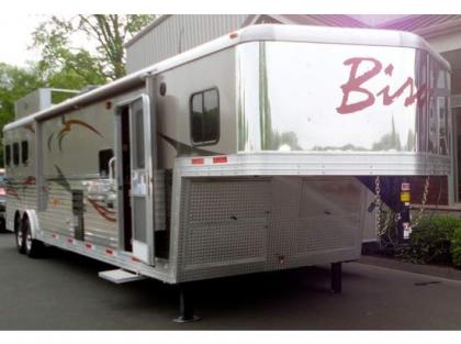 2012 BISON STRATUS HORSE TRAILER