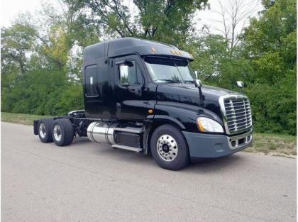 2013 FREIGHTLINER CA12564SLP  CASCADIA  CONVENTIONAL SLEEPER